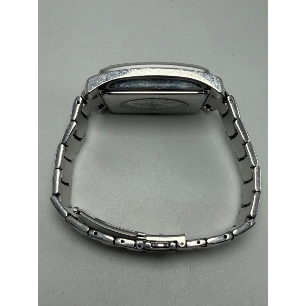 Kenneth Cole it winds